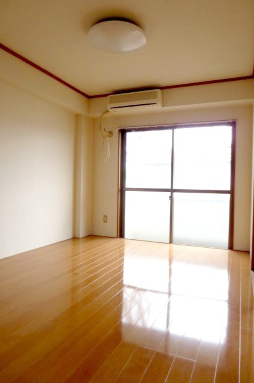 居室 メゾン中白根（２Ｆ）