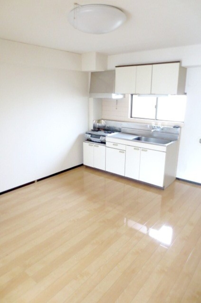 居室 メゾン中白根（２Ｆ）