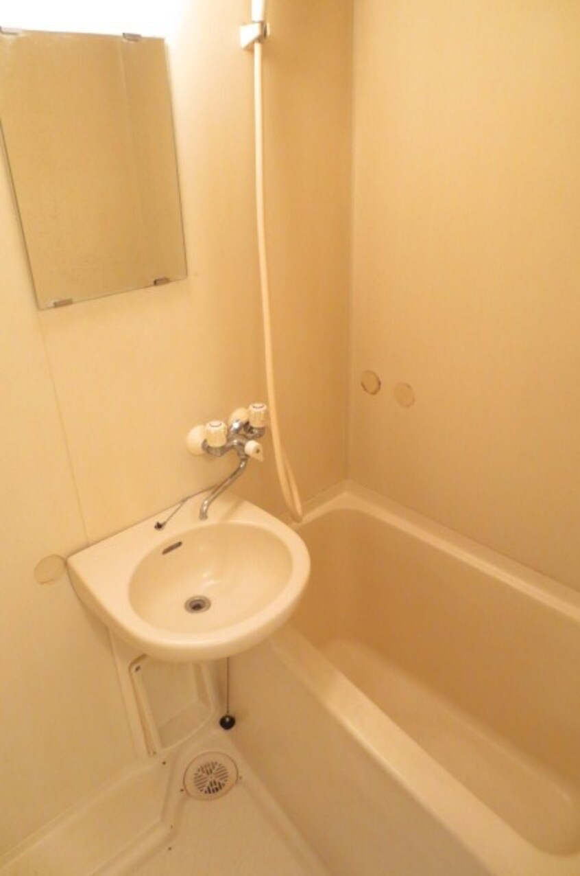 バス／シャワールーム等 メゾン中白根（２Ｆ）