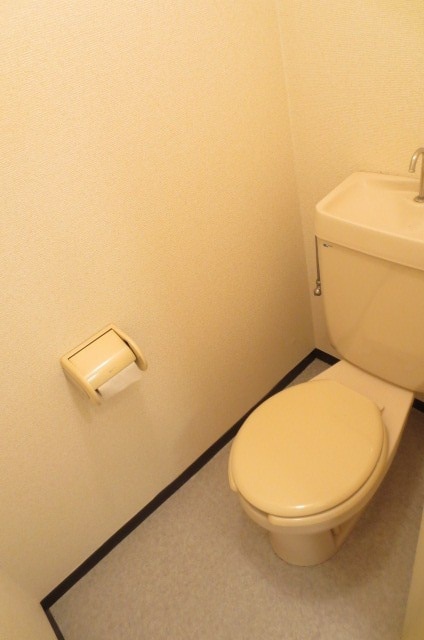 トイレ メゾン中白根（２Ｆ）