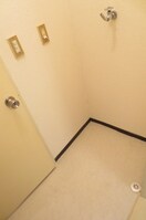 洗濯機置場 メゾン中白根（２Ｆ）