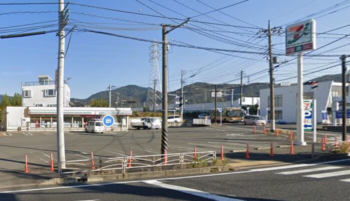 セブンイレブン 秦野落合北店(コンビニ)まで389m メゾンソフィアＣ