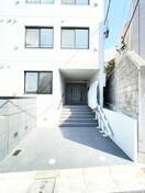 エントランス部分 ALTERNA早稲田