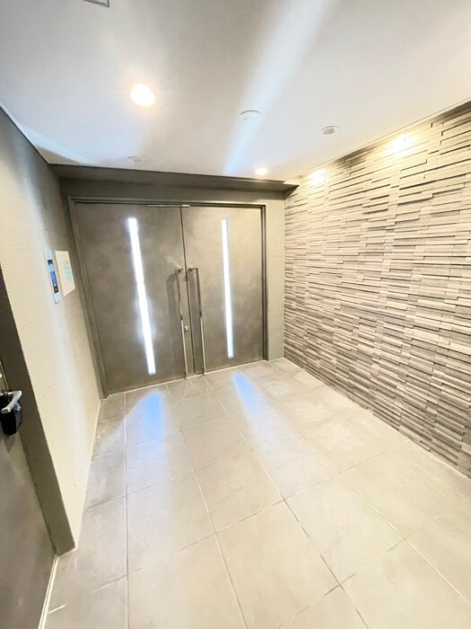 エントランス部分 ALTERNA早稲田