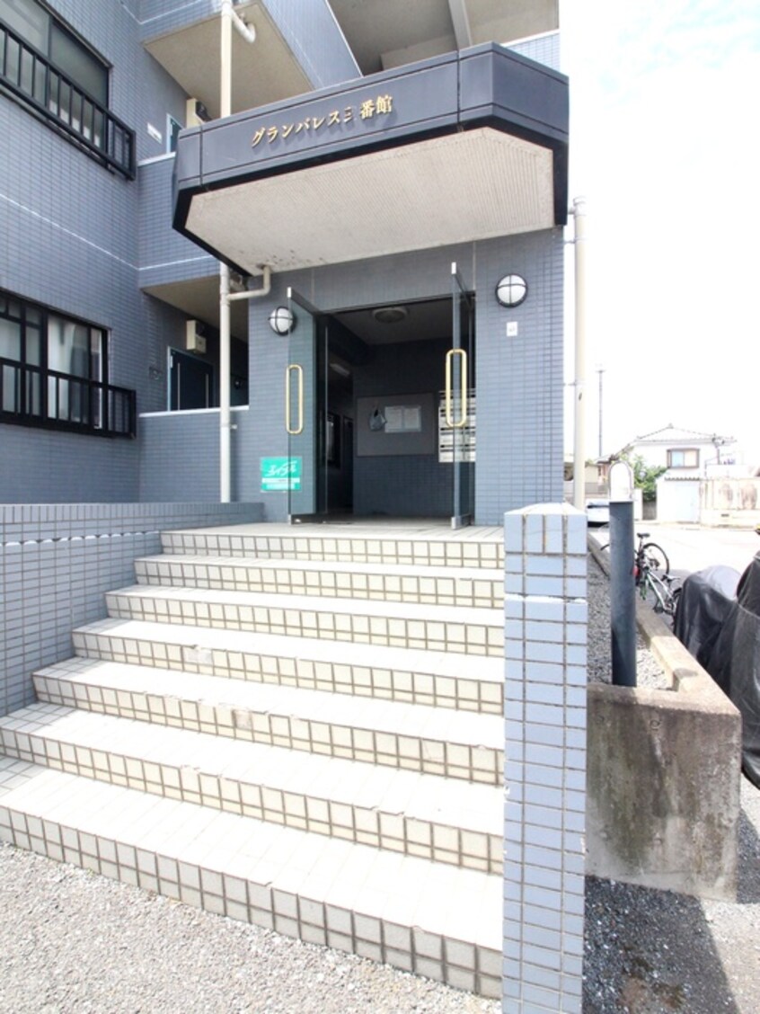 エントランス部分 グランパレス弐番館