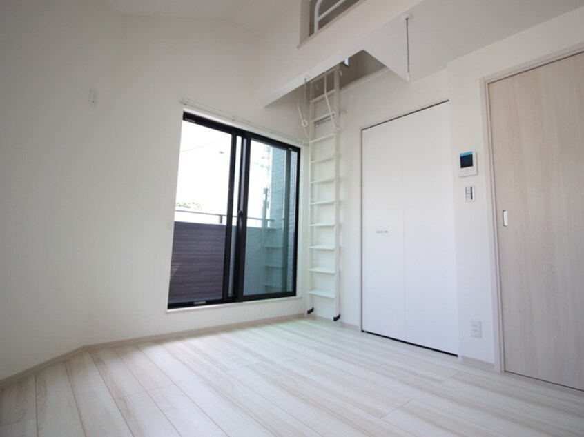 居室 APRILE GOHONGI