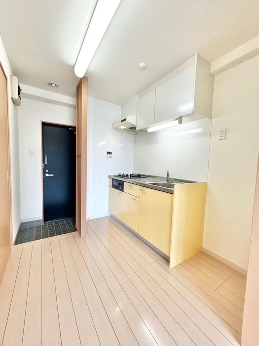 内観写真 BEL、GRAVIA、TAKAHASHI