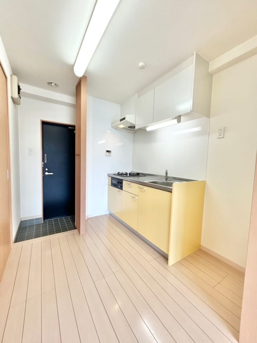 内観写真 BEL、GRAVIA、TAKAHASHI