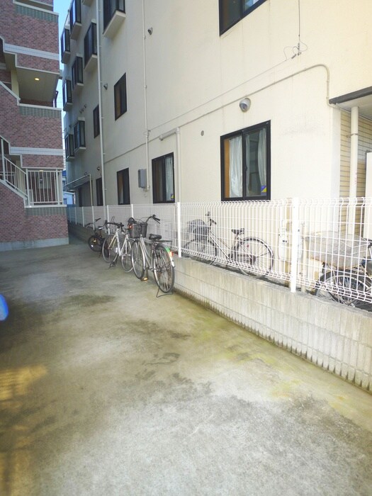 駐輪場 Victorian Court Funabashi