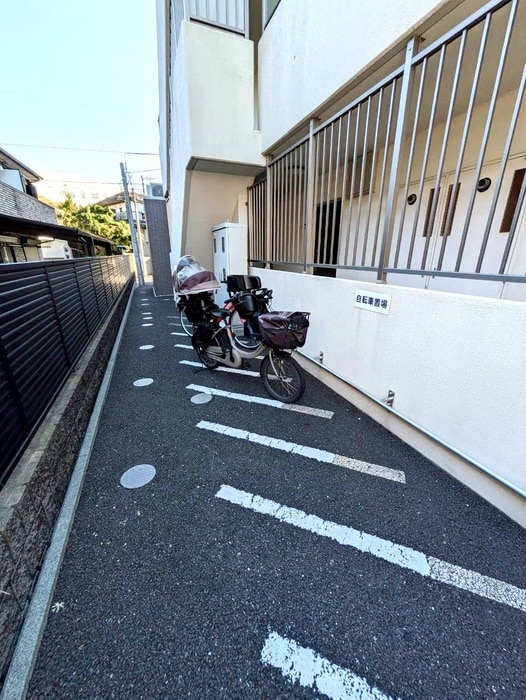 駐輪場 ラ・メゾン・ドゥ幸