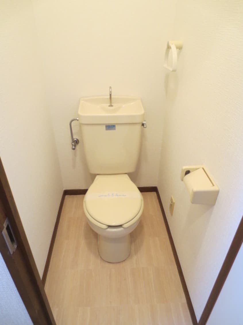 トイレ コ－ラルハイムピア横浜