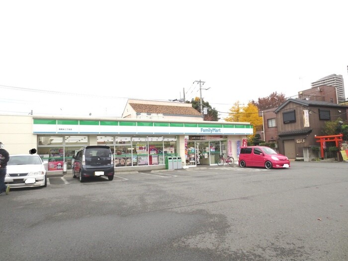 ファミリーマート(コンビニ)まで53m Ｋ－ＷＥＳＴ