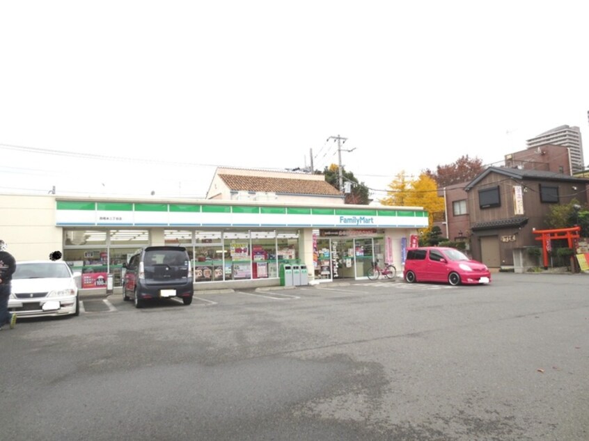 ファミリーマート(コンビニ)まで53m Ｋ－ＥＡＳＴ