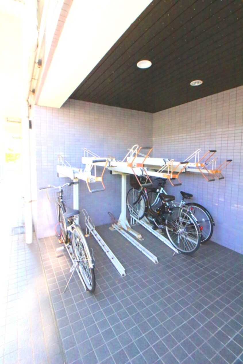 駐輪場 シャルムアマノ