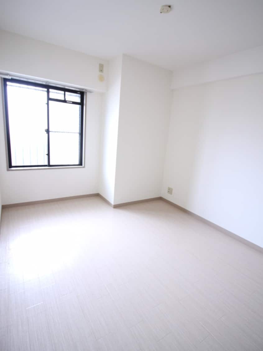 居室 サンアゼリア弐番館