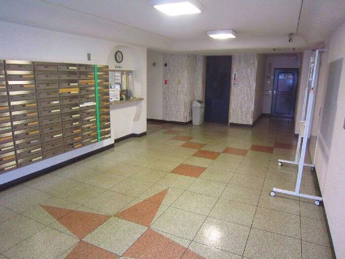 エントランス部分 秀和番衆町レジデンス(213)