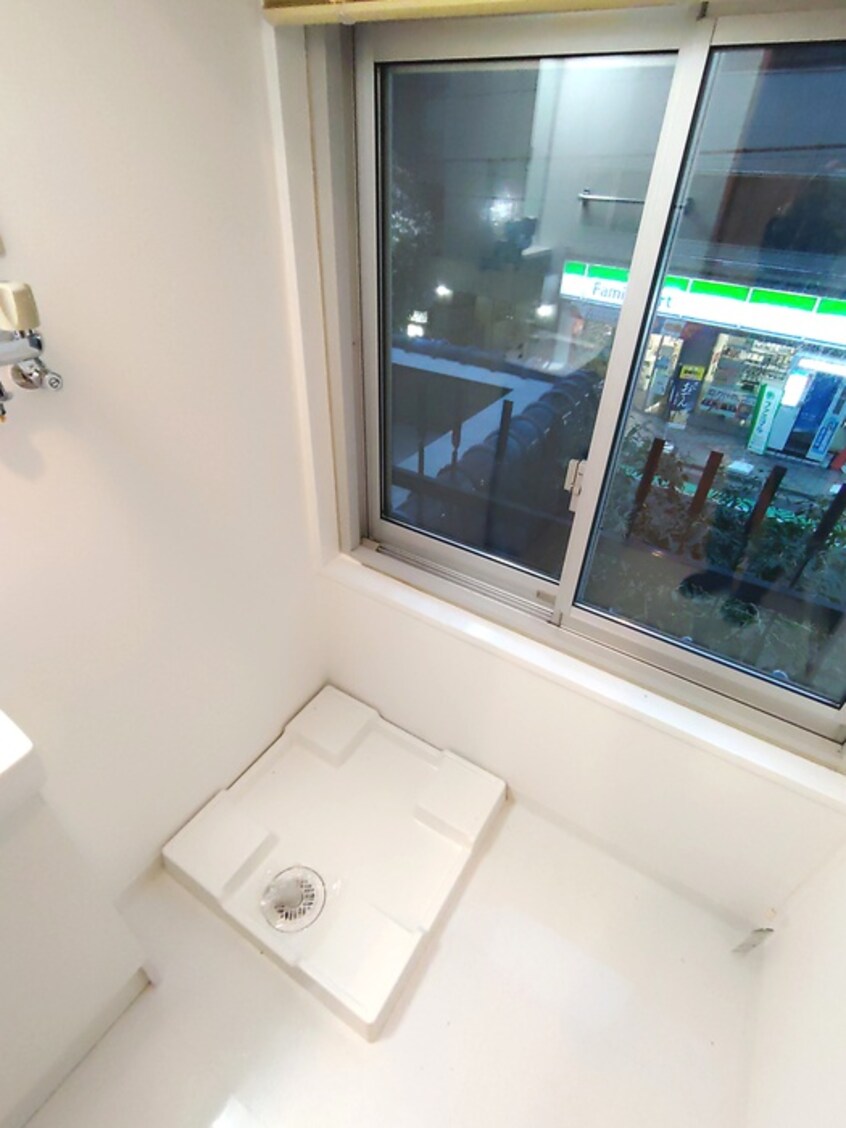 洗濯機置場 秀和番衆町レジデンス(213)