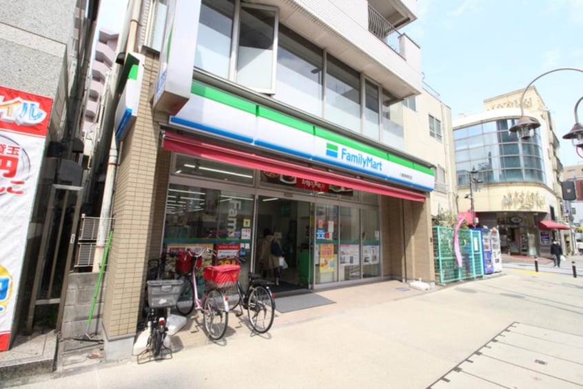 ファミリーマート(コンビニ)まで320m ルーブル川崎参番館（602）