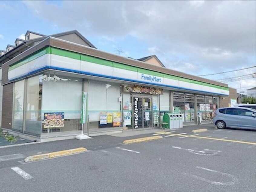 ファミリーマート中青木5丁目店(コンビニ)まで228m ARIETTA EAST