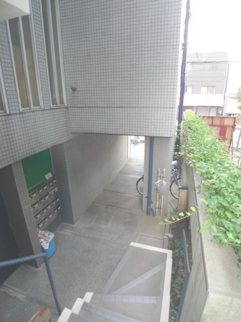 エントランス部分 クレセント南町