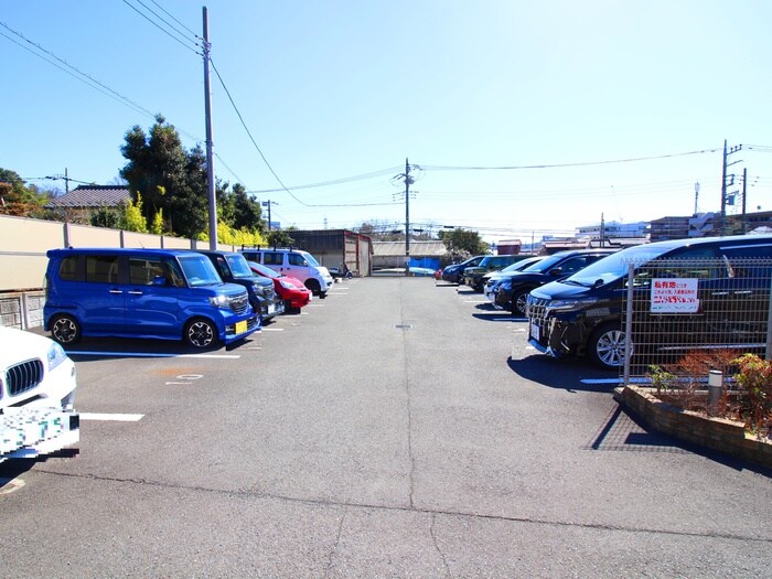 駐車場 アルンディナリアＣ