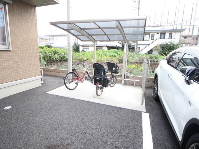 駐輪場 ブライトガーデン新磯野