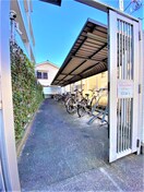 駐輪場 アヴァンセクール町屋