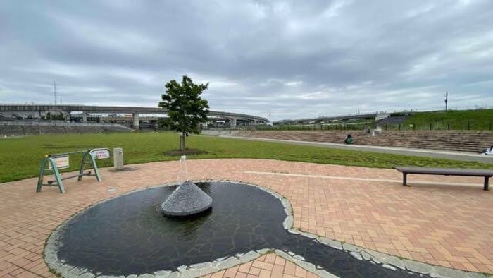 公園(公園)まで750m ブリランテ湘南台