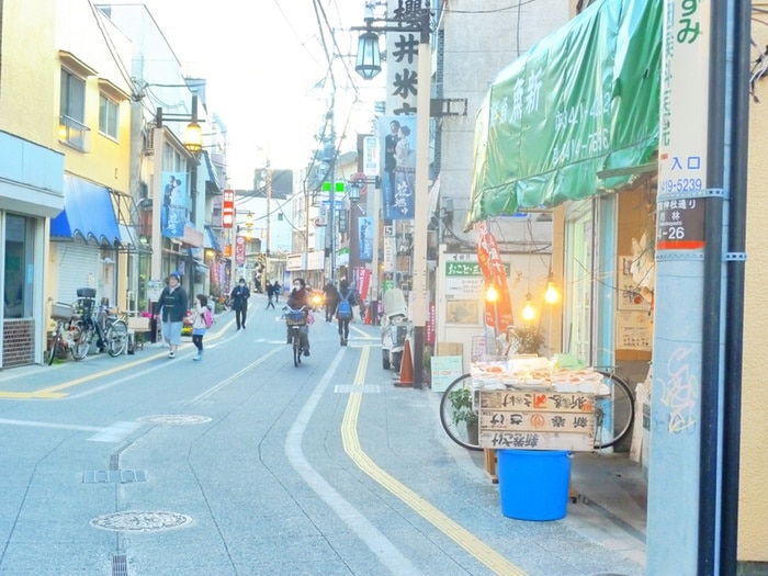 松陰神社商店街(スーパー)まで850m ウエストコート２