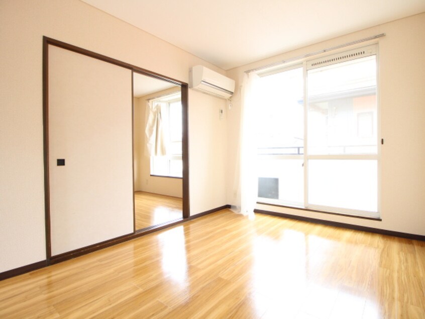 居室 グレ－スリキ