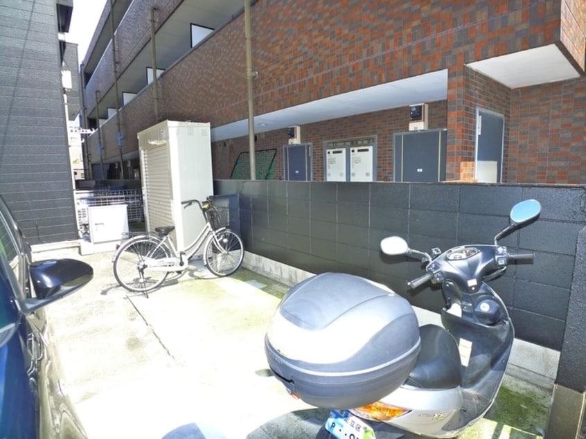 駐輪場 ブルーメアライ36B棟