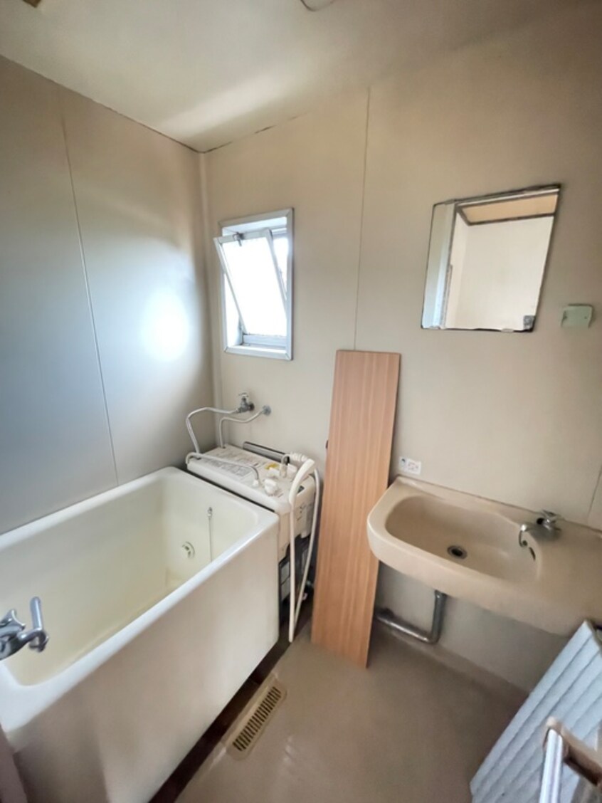 バス／シャワールーム等 ハウス滝山