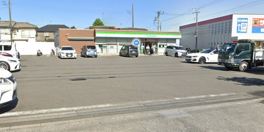 ファミリーマート 東久留米前沢店(コンビニ)まで200m ハウス滝山