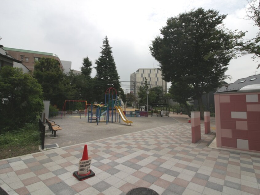 鹿島庚塚児童遊園(公園)まで340m 白百合荘