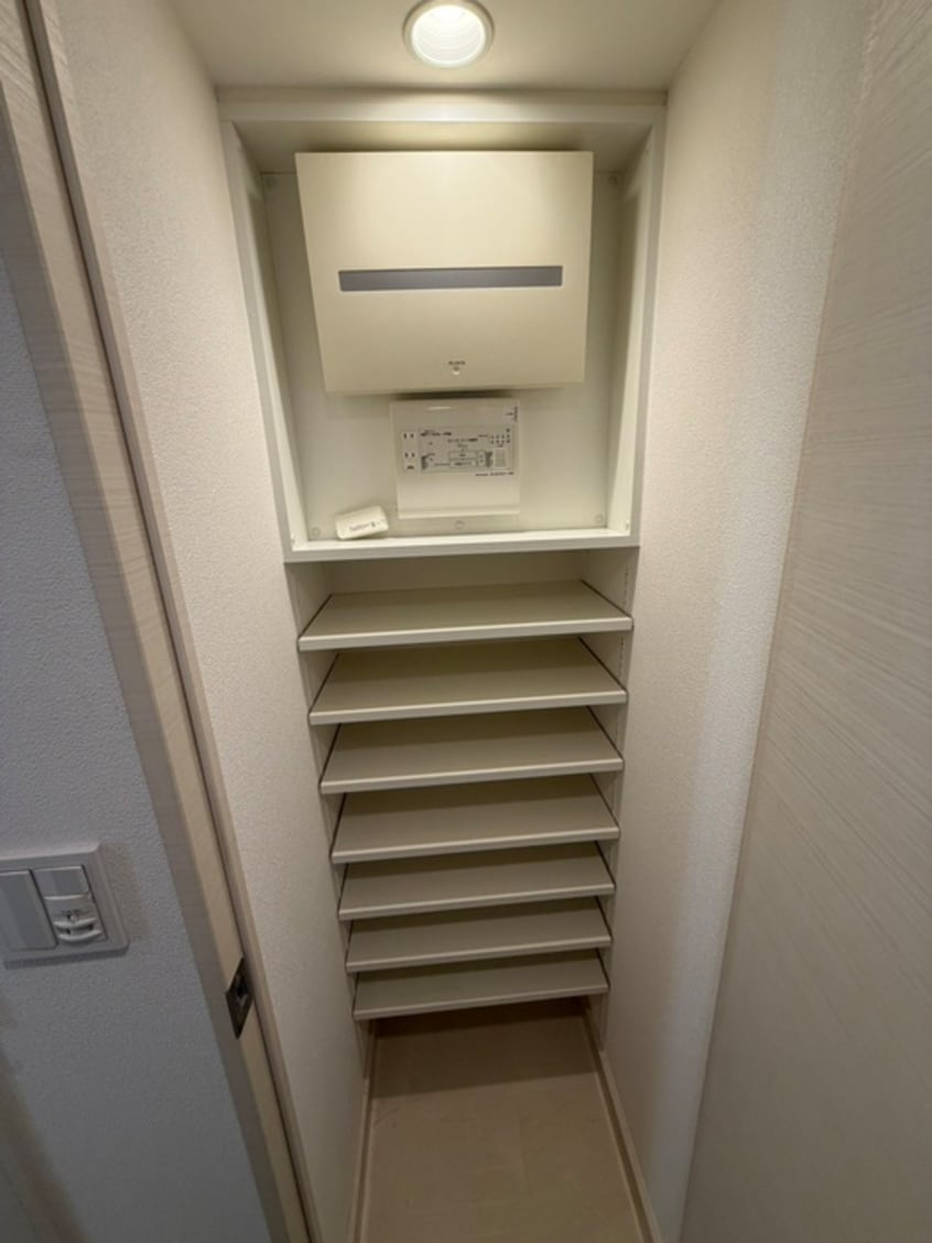 靴箱 ｵｰｷｯﾄﾞﾚｼﾞﾃﾞﾝｽ銀座東(202)