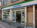 ファミリーマート 高円寺駅西店(コンビニ)まで453m シャトレーヌ高円寺