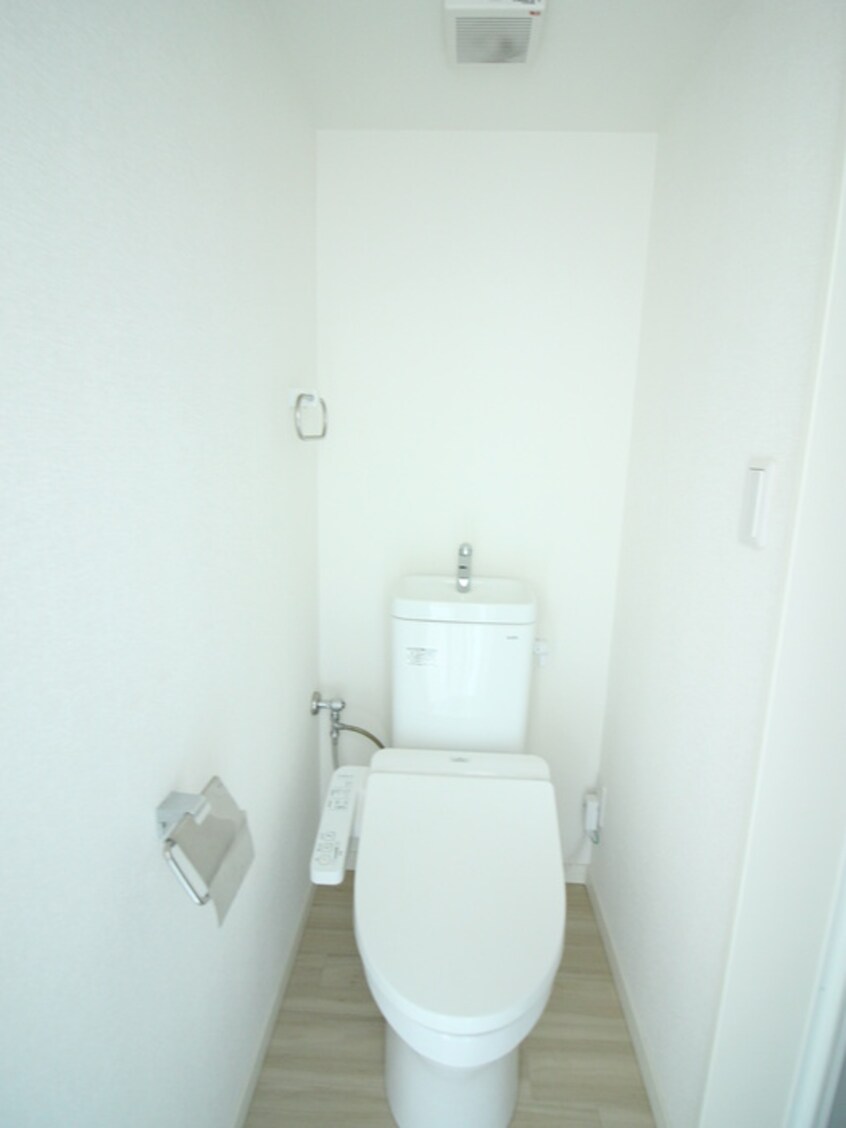 トイレ アクシスコート大和