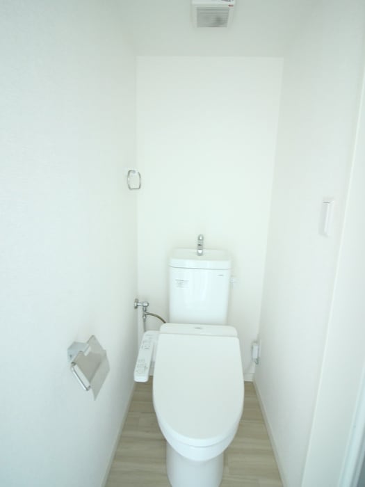 トイレ アクシスコート大和