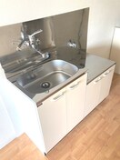 キッチン ファミールヨシザワ