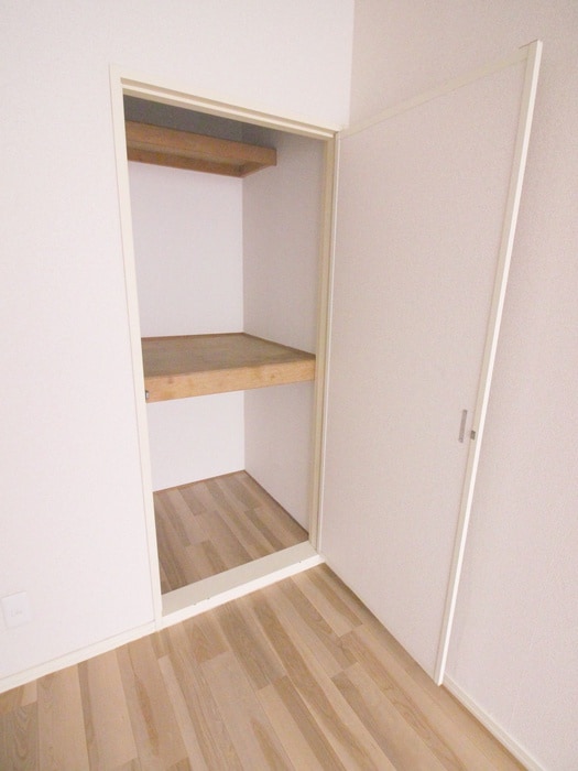 収納 ハイツフローラ