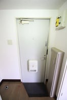 玄関 コ－トウィングス西館
