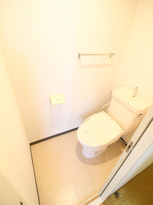 トイレ カサグラシアＢ