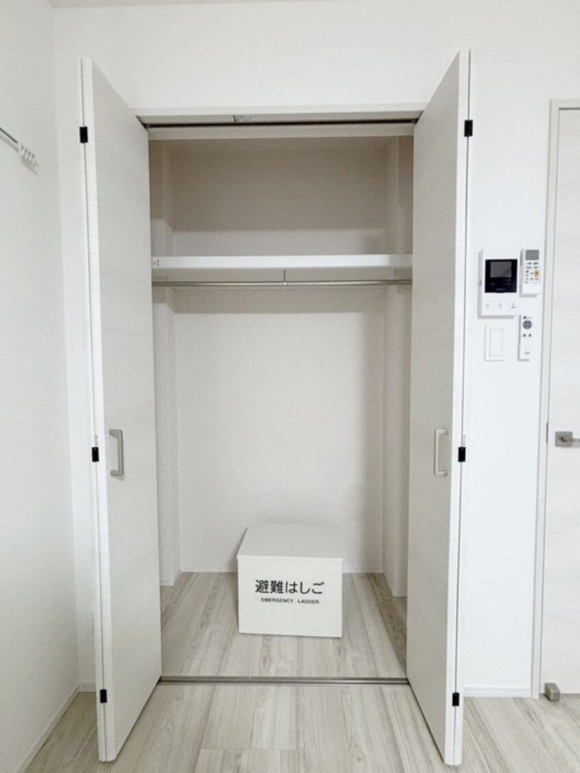 収納 パインヒル１８