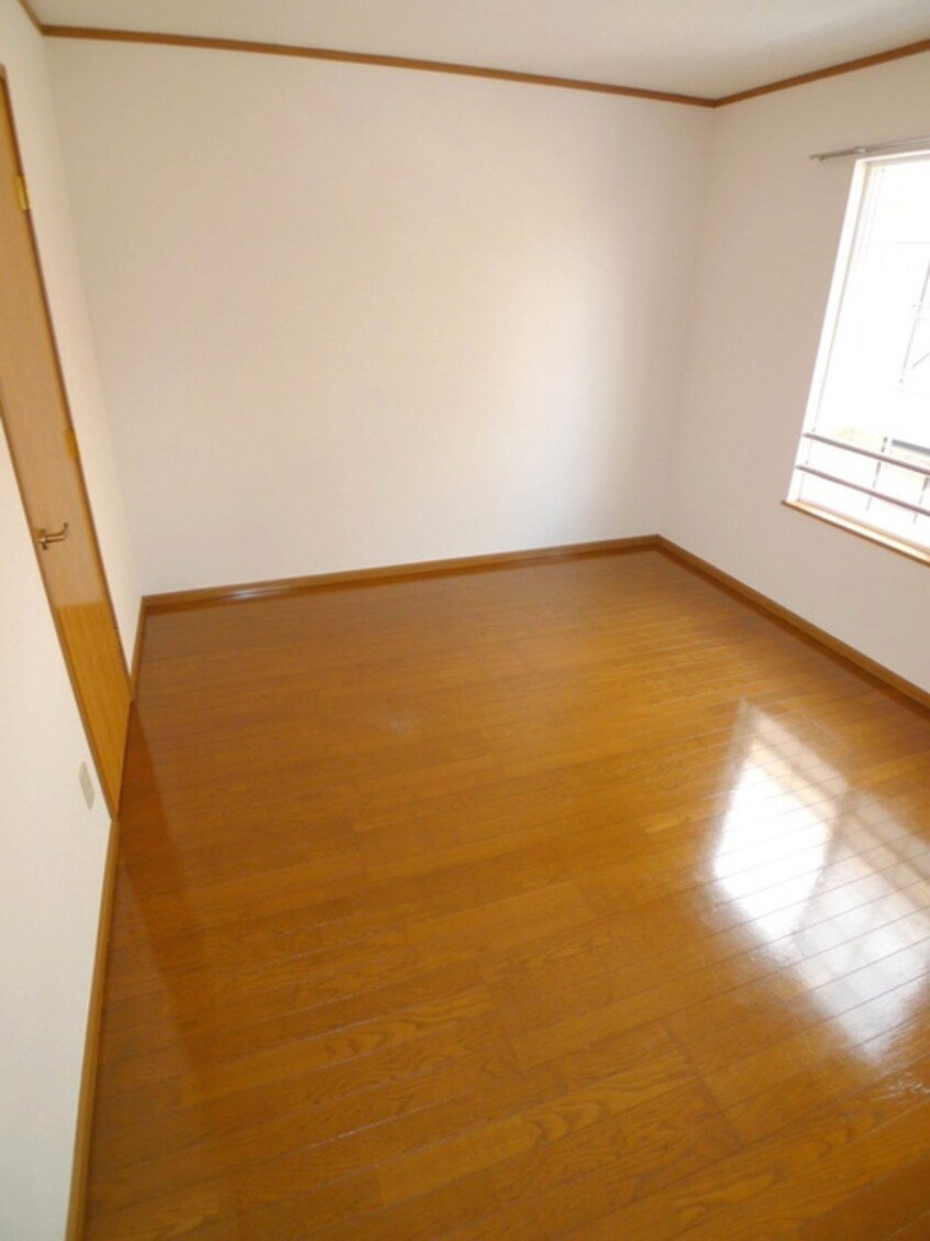 居室 ベルトゥリ－サカエ