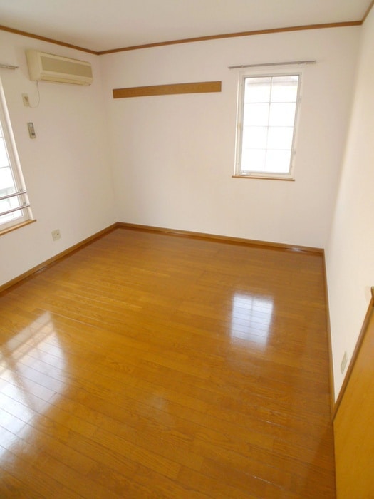 居室 ベルトゥリ－サカエ