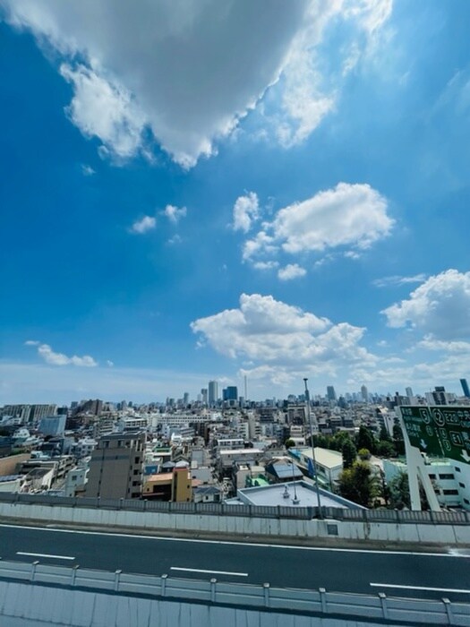 室内からの展望 Log板橋区役所前（1103）