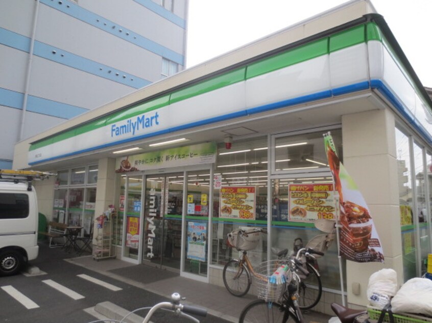 ファミリーマート板橋３丁目店(コンビニ)まで150m Log板橋区役所前（1103）