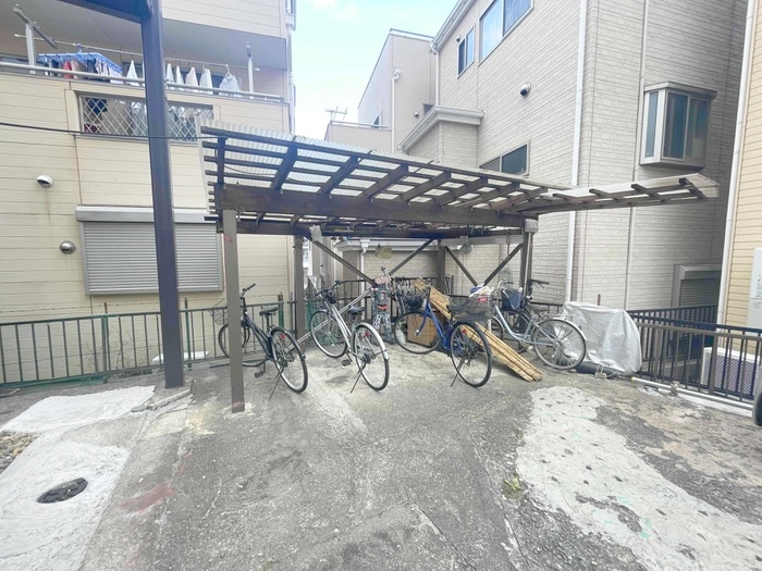 駐輪場 ハイツ井上