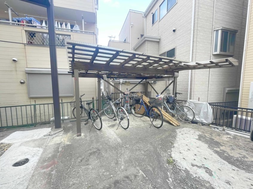 駐輪場 ハイツ井上