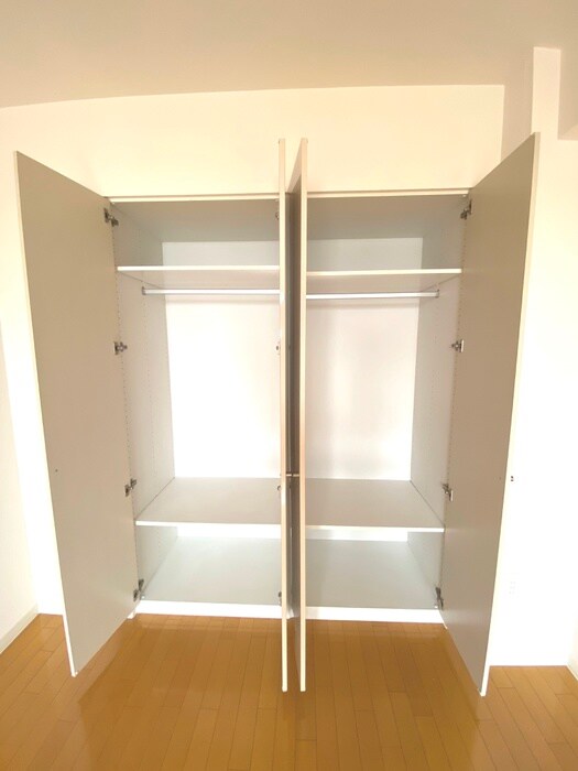 収納 エンブレムコ－ト明石町